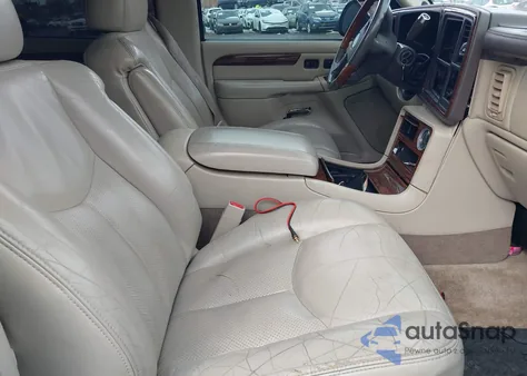 2004 Cadillac Escalade Standard z USA, uszkodzony, nr VIN 1GYEK63N94R284766